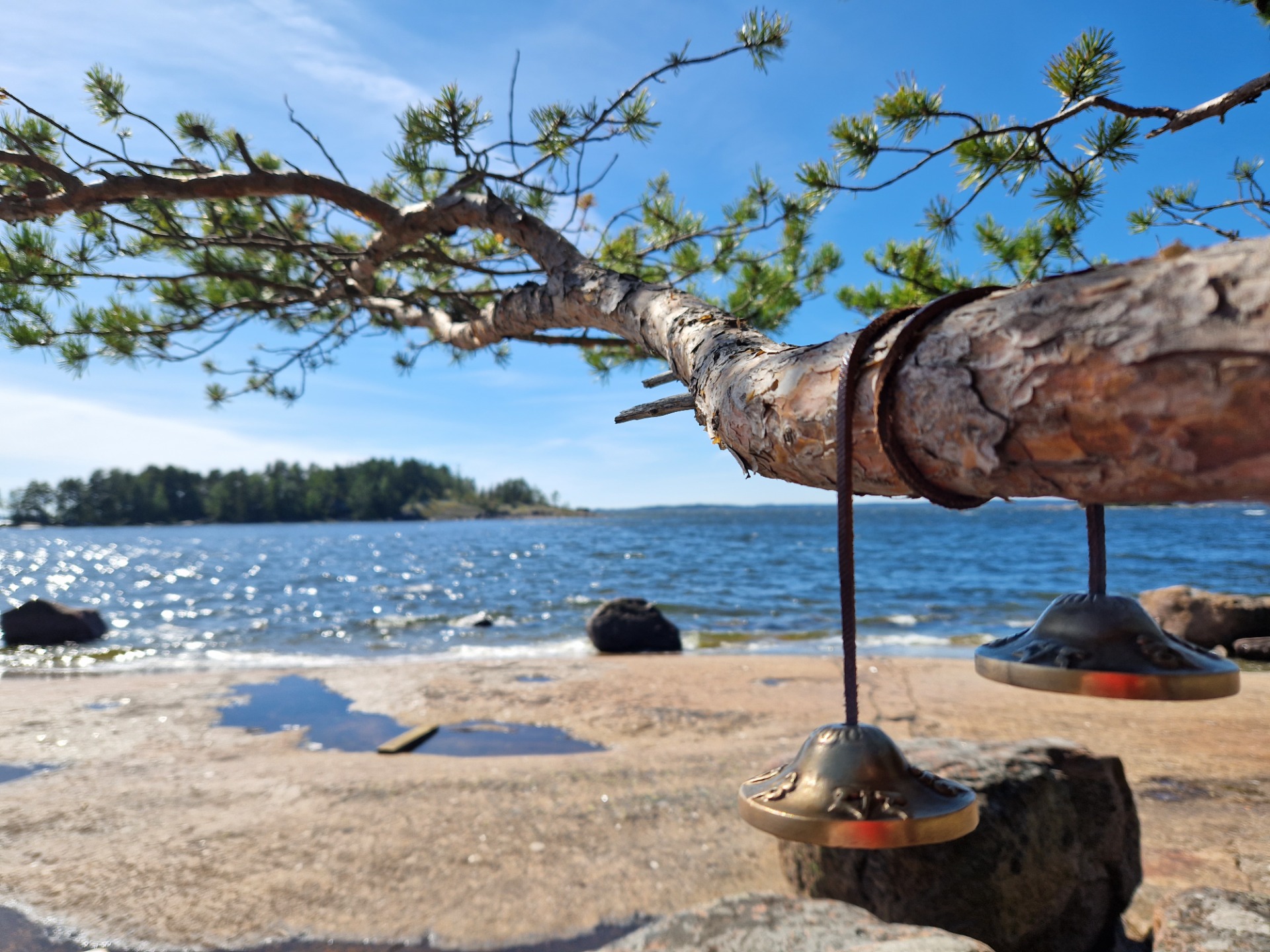 Ryhmälle toteutettavassa sointukylvyssä käytetään äänimaljojen lisäksi luonnon ääni tuottavia soittimia kuten sadekeppi ja merirumpu.